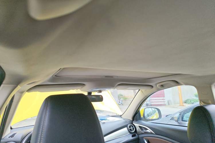 Used BYD Song 2016 GaiShi Edition 1.5TI Manual Elite Model
