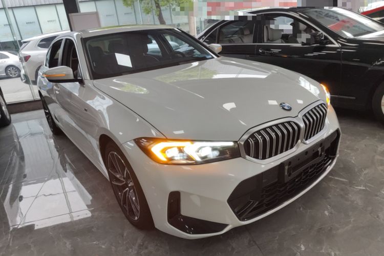 Used BMW 3 Series 2024 320Li M Sport Package Front Right 45 Deg