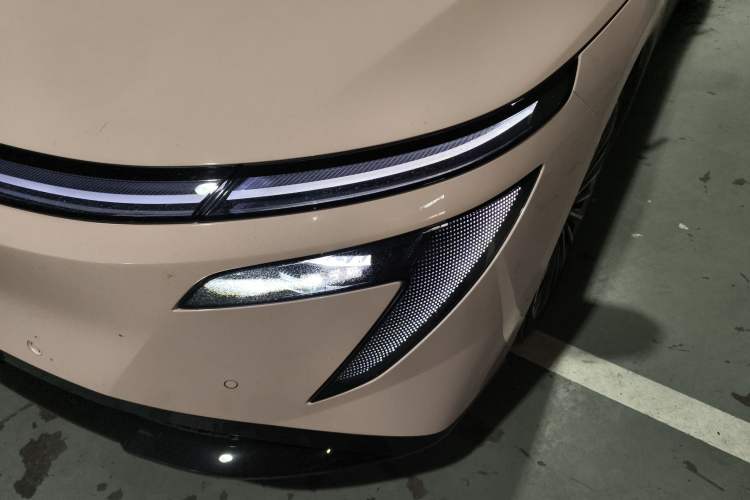 Used Nissan N7 2025 625 Max Left Front Headlight