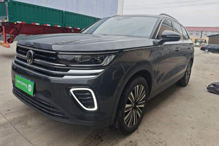 Used Volkswagen Tavendor 2024 330TSI Luxury Touring Edition