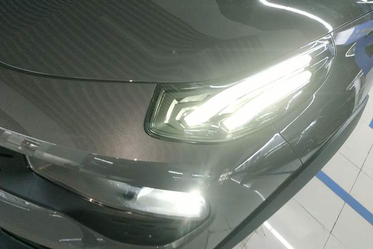 Used Lynk & Co 02 2019 High-Energy Edition 2.0T Automatic Two-Wheel Drive Shine Pro Edition China VI Standard Left Front Headlight