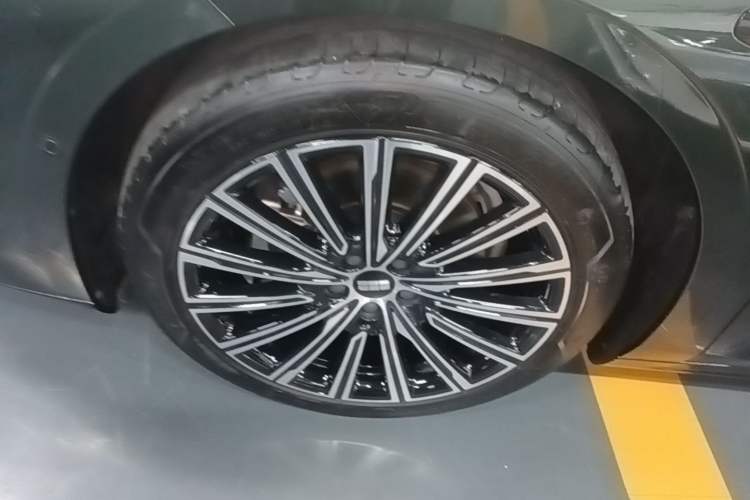 Used Geely Galaxy 8 2025 130km EM-P Starship Edition