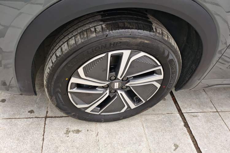 Used Geely Galaxy Galaxy Xingjian 7 EM-i 2025 120km Exploration+ Version
