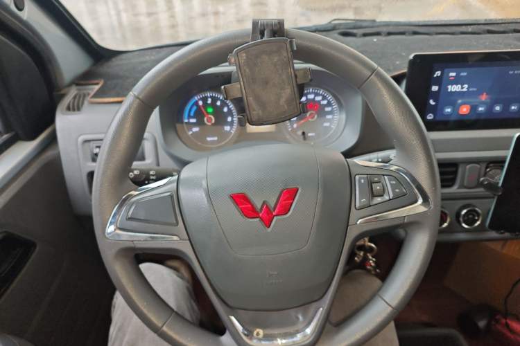 Used Wuling Yangguang 2024 300km Comfort Version with Sealed Windows 60kW
