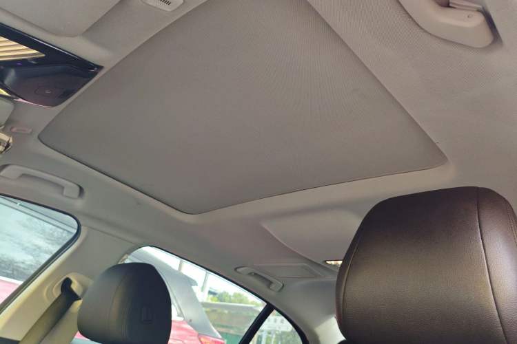 Used BMW 5 Series 2018 525Li Luxury Package
