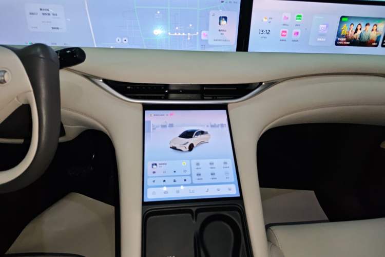 Used IM LS6 2023 Max Standard Edition Audio And AC Panel