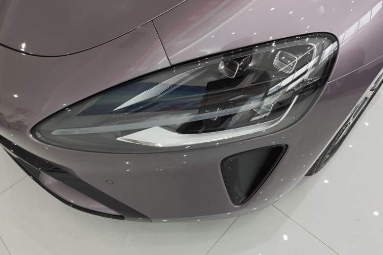 Used Xiaomi Auto SU7 2024 Rear-Drive Long-Range Intelligent Driving Version Left Front Headlight