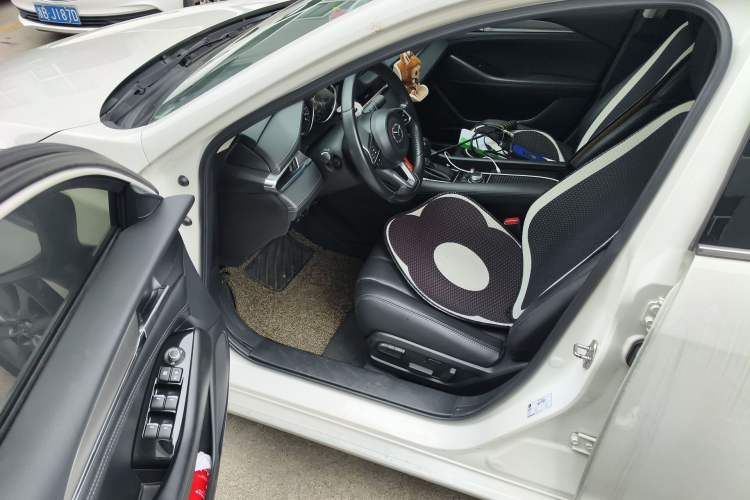 Used Mazda Atenza 2021 2.0L Blue Sky Luxury Edition
