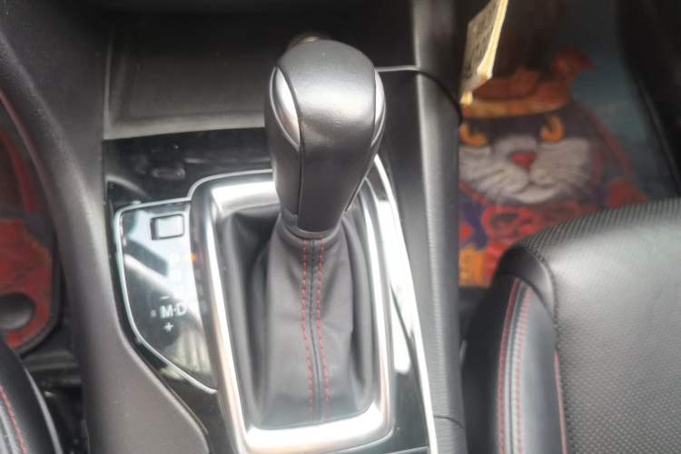 Used Mazda 3 Axela 2016 Sedan 2.0L Automatic Flagship Model
