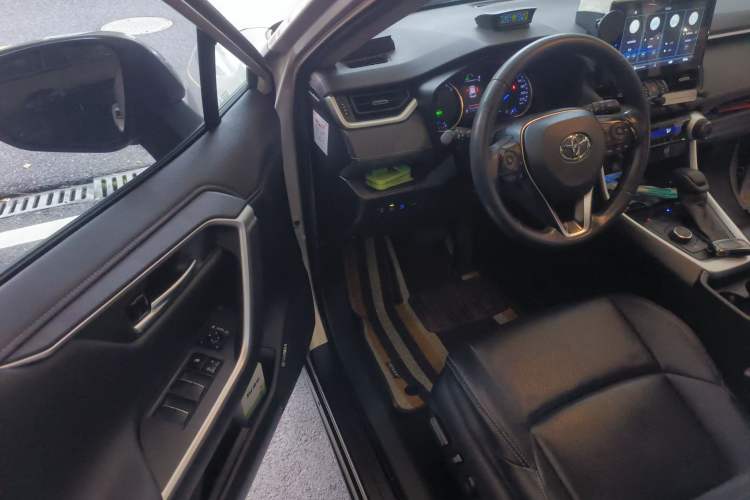 Used Toyota Wildlander 2020 Dual-Engine 2.5L E-CVT Two-Wheel Drive Prestige Edition
