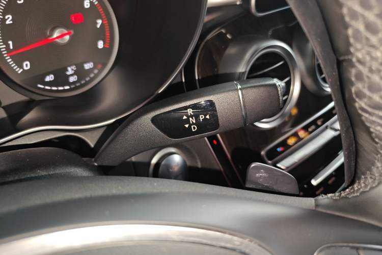 Used Mercedes-Benz GLC 2016 GLC 260 4MATIC Luxury Model
