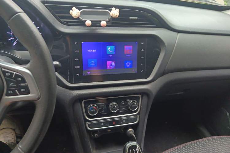 Used Chery Tiggo 3 2016 1.6L Manual ZhiShang Edition Audio And AC Panel