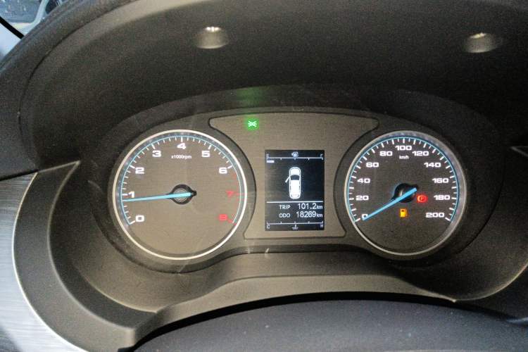 Used JAC Refine M3 2022 PLUS 1.5T 7-Seater Standard Model
