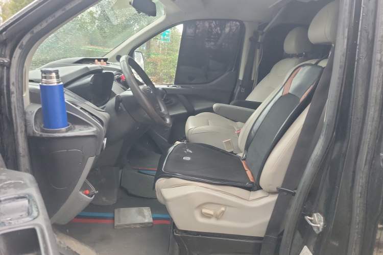 Used Ford Transit 2017 2.0T Diesel Multi-Purpose Commercial Vehicle Mid-Drive Mid-Roof China IV Standard
