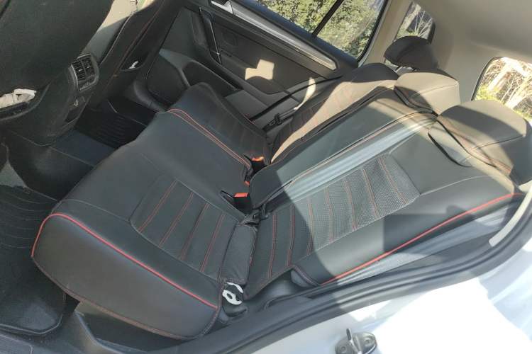 Used Volkswagen Golf Sportsvan 2016 230TSI Automatic Trend Edition Left Rear Seat