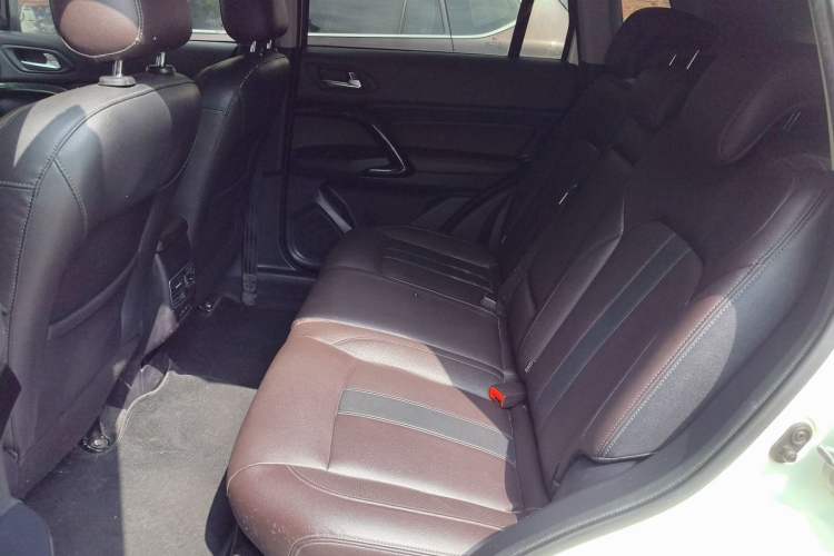 Used GAC Trumpchi GS4 2018 235T Automatic Two-Wheel Drive Elite Edition Left Rear Seat