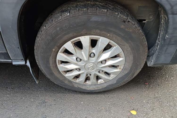 Used SAIC MAXUS Xintu V90 2020 2.0T Manual - Yunjie Version Front-Wheel Drive Rear Single Tire Long Wheelbase High-Roof 7-Seater