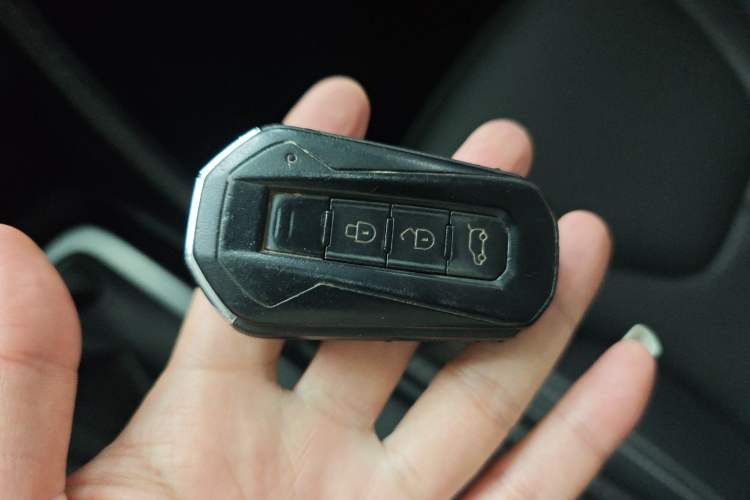 Used JMC Yusheng S330 2016 1.5L GTDi Automatic Two-Wheel Drive Prestige Edition