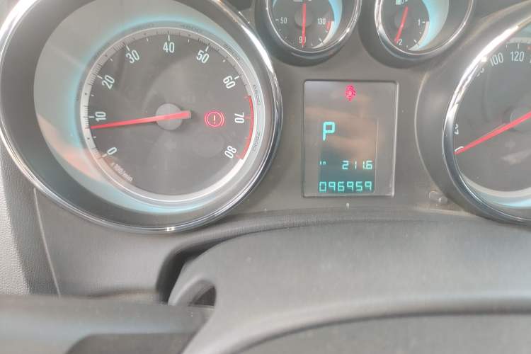 Used Buick GT 2010 XT 1.6T Fashion Sport Edition Odometer Close Up