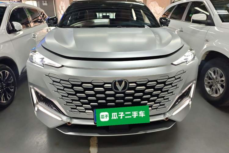 Used CHANGAN UNI-K 2023 2.0T Two-Wheel Drive Yue Ling Trim