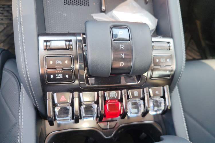 Used Formula Leopard 5 2023 Explore Edition