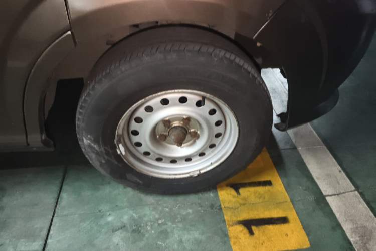 Used Foton MP-X E 2017 2.0L New Express Long Wheelbase 4Q20M Right Front Wheel Hub