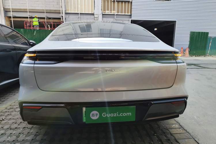 Used Geely Galaxy E8 2024 550 km Range Rear-Wheel-Drive PRO Exterior 4