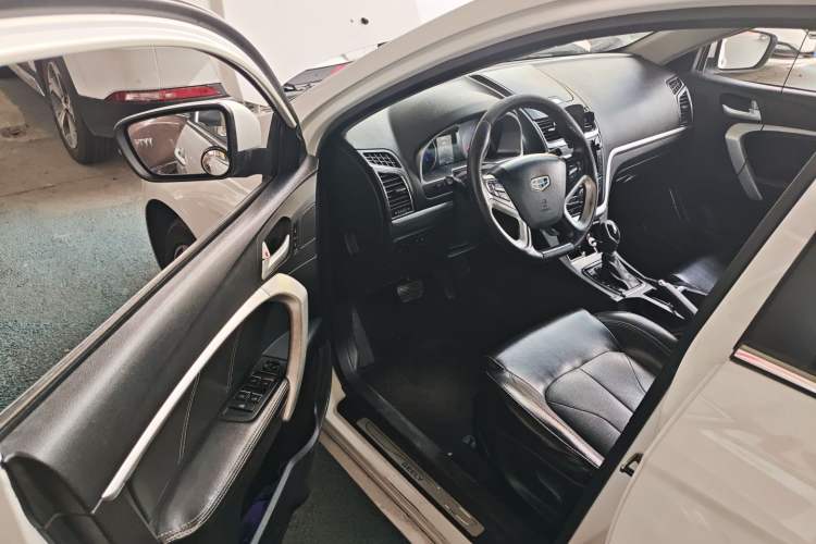 Used Geely Auto Emgrand 2016 Sedan 1.5L CVT Upward Version Driver Seat