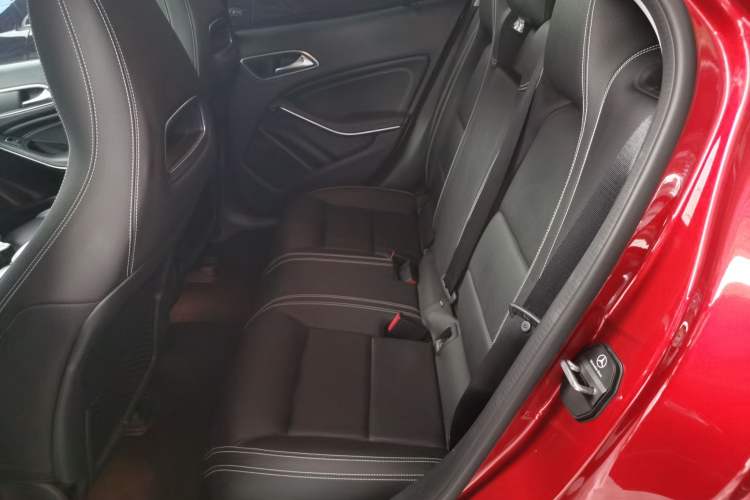 Used Mercedes-Benz GLA 2019 GLA 200 Fashion Model Left Rear Seat