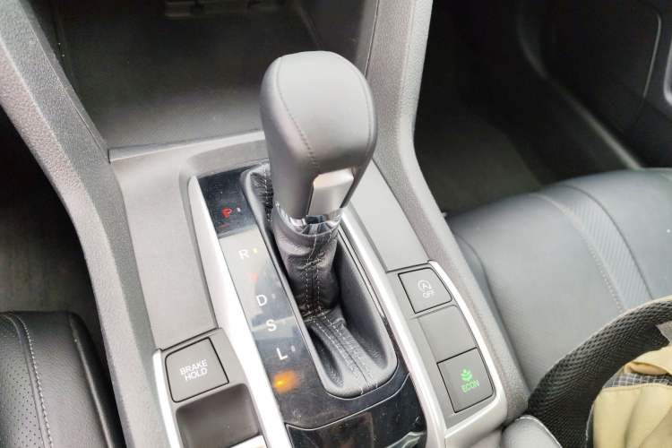 Used Honda Civic 2016 220TURBO CVT Prestige Edition
