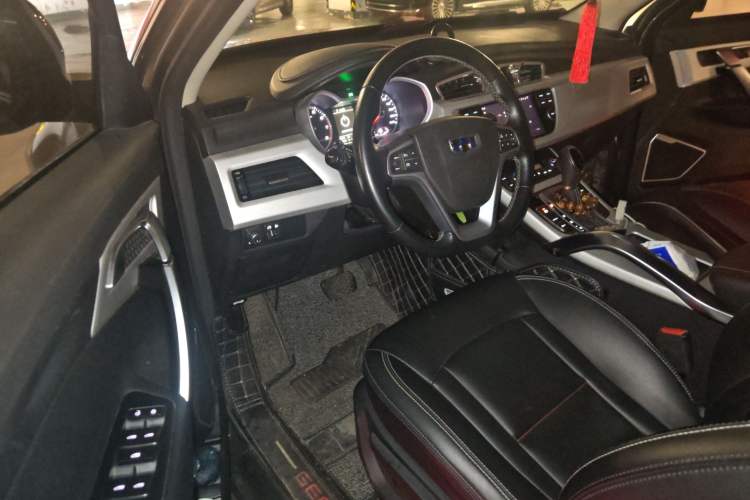 Used Geely Auto Emgrand X7 Sport 2018 1.8TD Automatic Two-Wheel Drive ZhiZun Model with 4G Connectivity