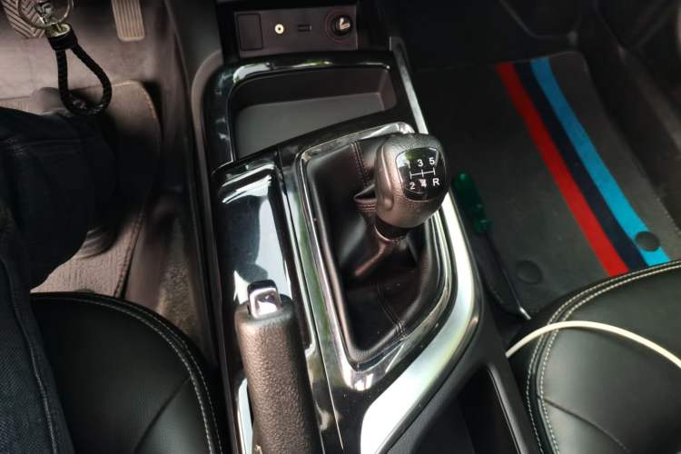 Used GAC Trumpchi GA6 2016 235T Manual Elite Edition Gear Lever