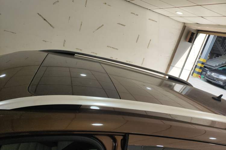 Used Volkswagen Cross Lavida 2017 230TSI DSG Luxury Edition
