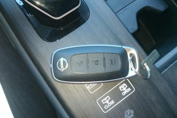 Used Nissan ARIYA 2022 Four-Wheel-Drive High-Performance Top-Tier Model Vehicle Key