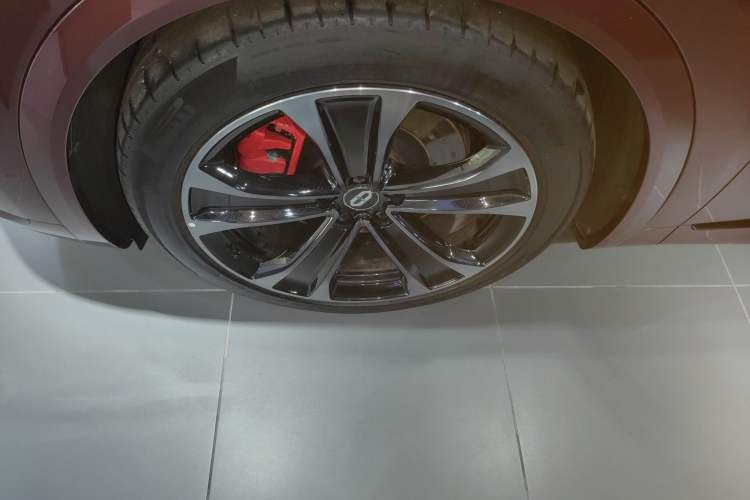 Used Hima AITO M8 2025 Extended-Range Ultra Version 53.4 kWh 5-Seater Edition
