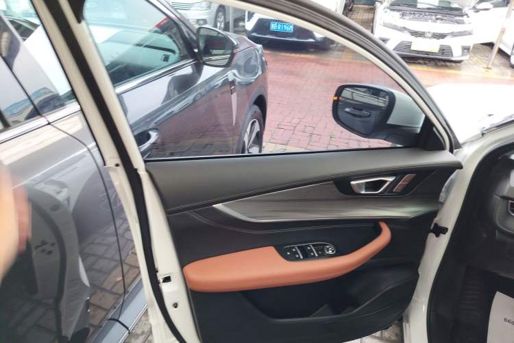 Used Chery Tiggo 8 PLUS 2022 290TGDI DCT Luxury Edition