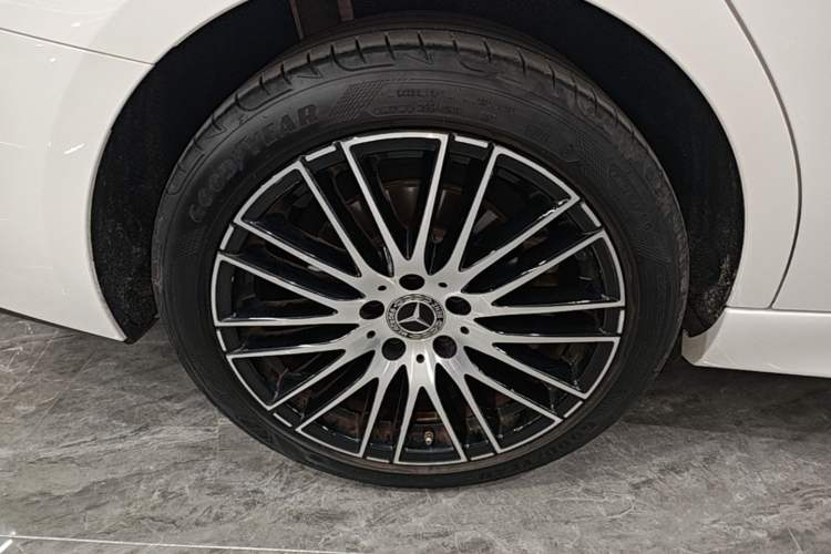 Used Mercedes-Benz C-Class 2023 Second Facelift C 260 L Sport Edition Right Rear Wheel Hub