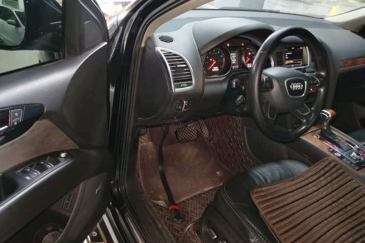 Used Audi Q7 2014 35 TFSI Off-road Model
