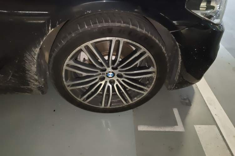 Used BMW 5 Series 2019 530Li Leading Model M Sport Package
