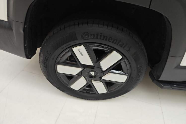 Used Deepal G318 2024 Four-Wheel-Drive Air Suspension Model Exterior 5