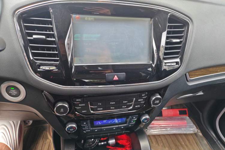 Used Geely Auto GX7 2014 2.0L Automatic Prestige Edition Audio And AC Panel