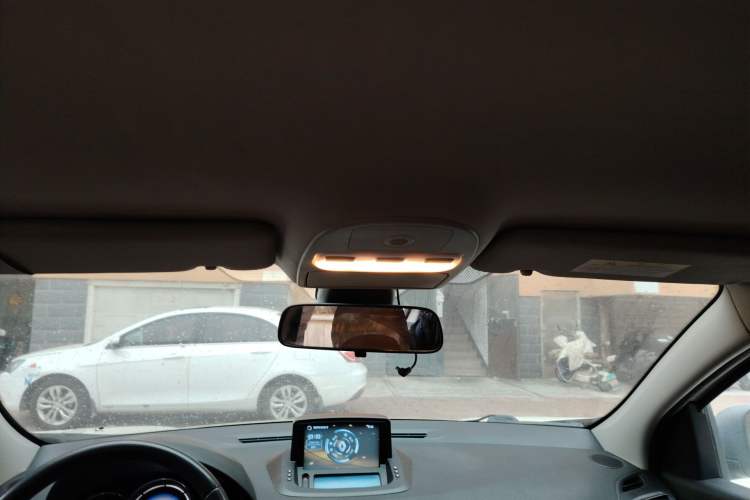 Used Renault Fluence 2015 2.0L Standard Edition
