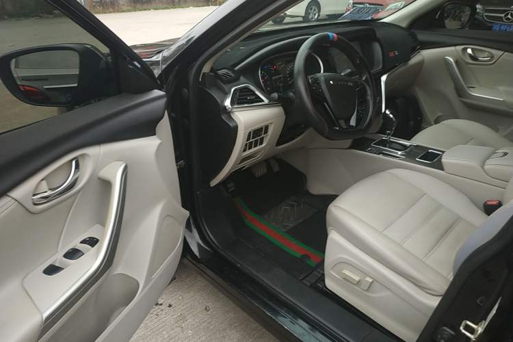 Used Venucia T90 2017 2.0L CVT Smart Edition
