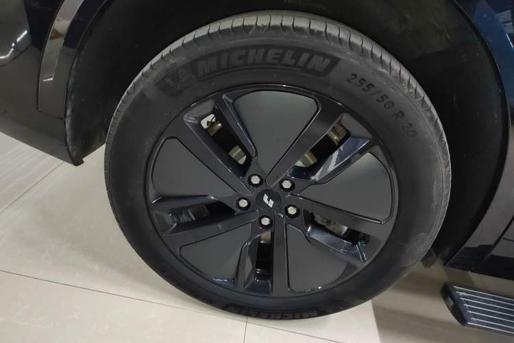 Used Li Auto L8 2024 Pro Model
