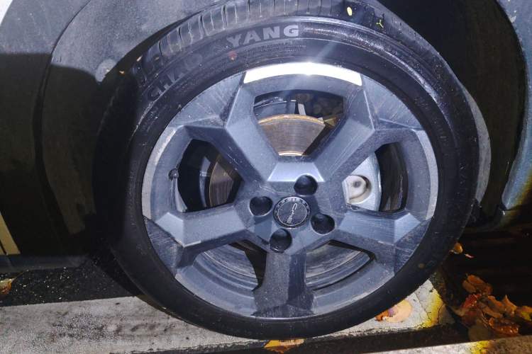 Used BYD Seagull 2024 Honor Edition 405km Flying Version Right Front Wheel Hub