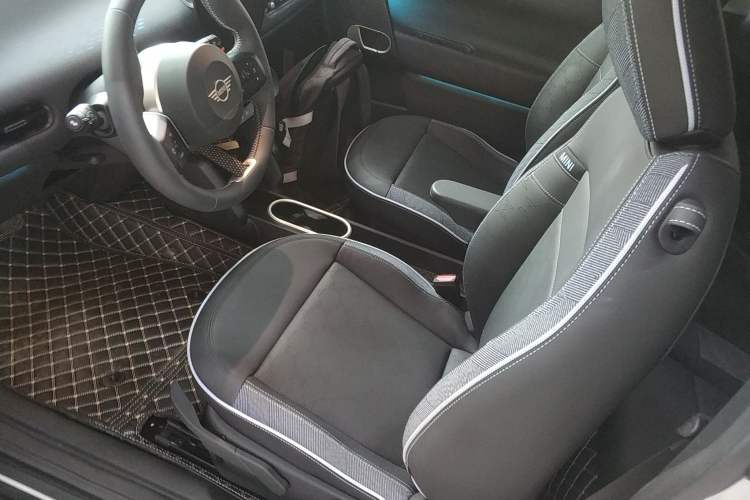 Used MINI Electric MINI COOPER 2024 456km COOPER E Classic Edition
