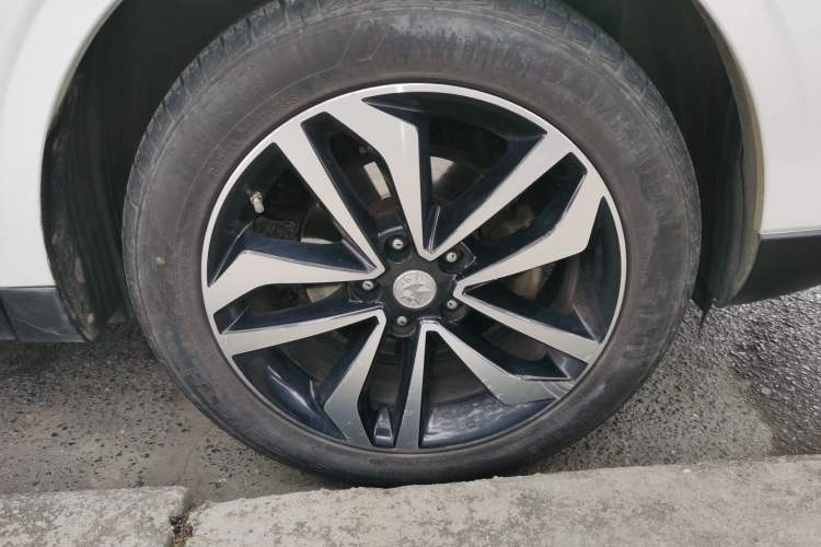 Used Venucia T90 2017 2.0L Manual ZhiShang Edition Right Front Wheel Hub