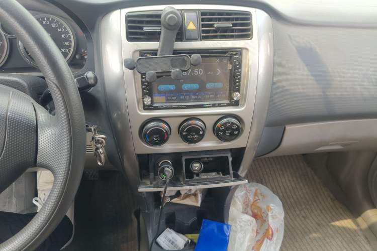 Used Suzuki Liana 2011 A+ Hatchback 1.4L Manual Standard Model Audio And AC Panel