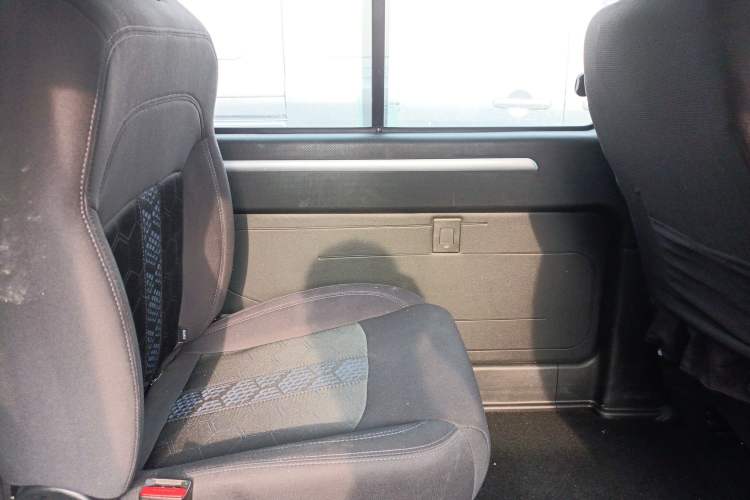 Used FORTHING Lingzhi 2023 M5L 1.6L Comfort Edition 7-Seater
