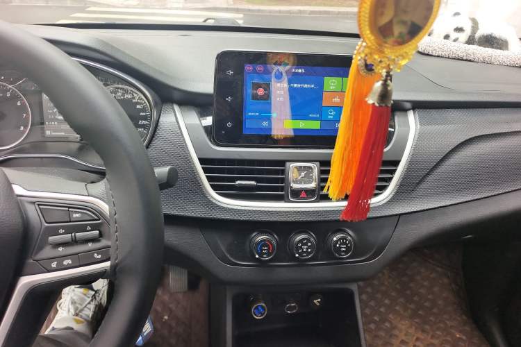 Used Baojun 730 2019 1.5L Manual Fashion Model 7-seater China VI Audio And AC Panel